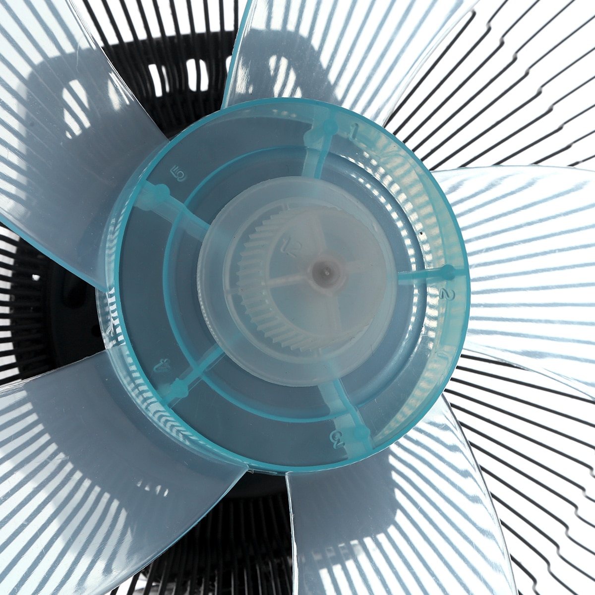 General Household 16 inch Fan Blade Heat Resistant Premium Plastic Vent Impeller 5 Leaves with Nut Cover for Stand/Table Fanner