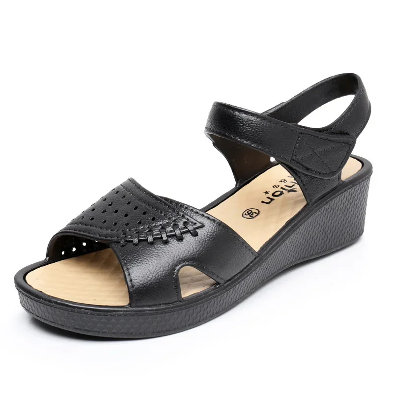 Middle aged Mom Sandals Summer Women's Sandals Slippers Flat Heel Soft Sole Elderly Sandals women shoes Bohemian2024: black / 40