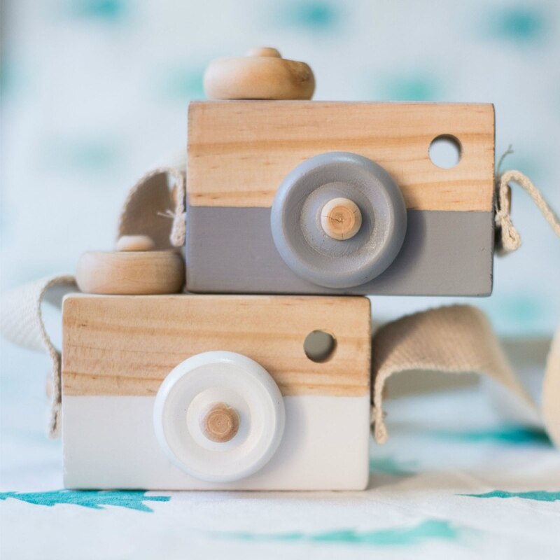 Pine Wooden Camera Mini Play Wooden Camera Toy Handmade Cute Wooden Camera Boys Girls Neck Hanging Camera Portable