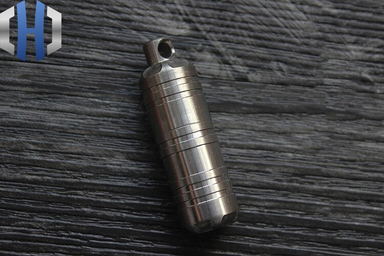 Titanium legering jordnødde bønner halskæde vandtæt lager vandtæt boks medicin boks kapsel med kæde: Sølv