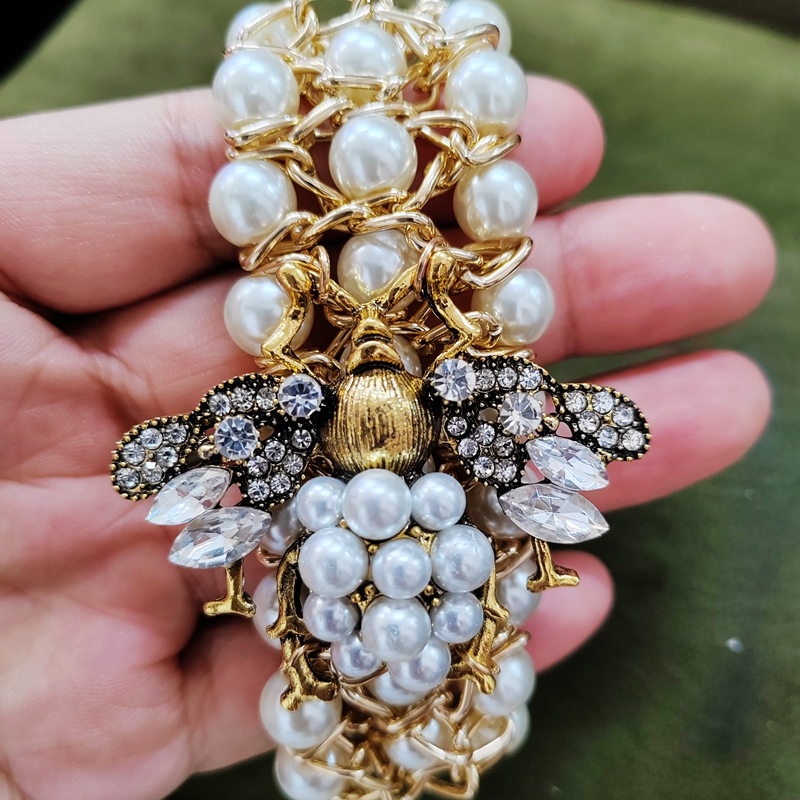 Luxury Handmade Elastic Pearl Bee Bracelet Bangle Jewelry For Women Party: Pure Gold Color