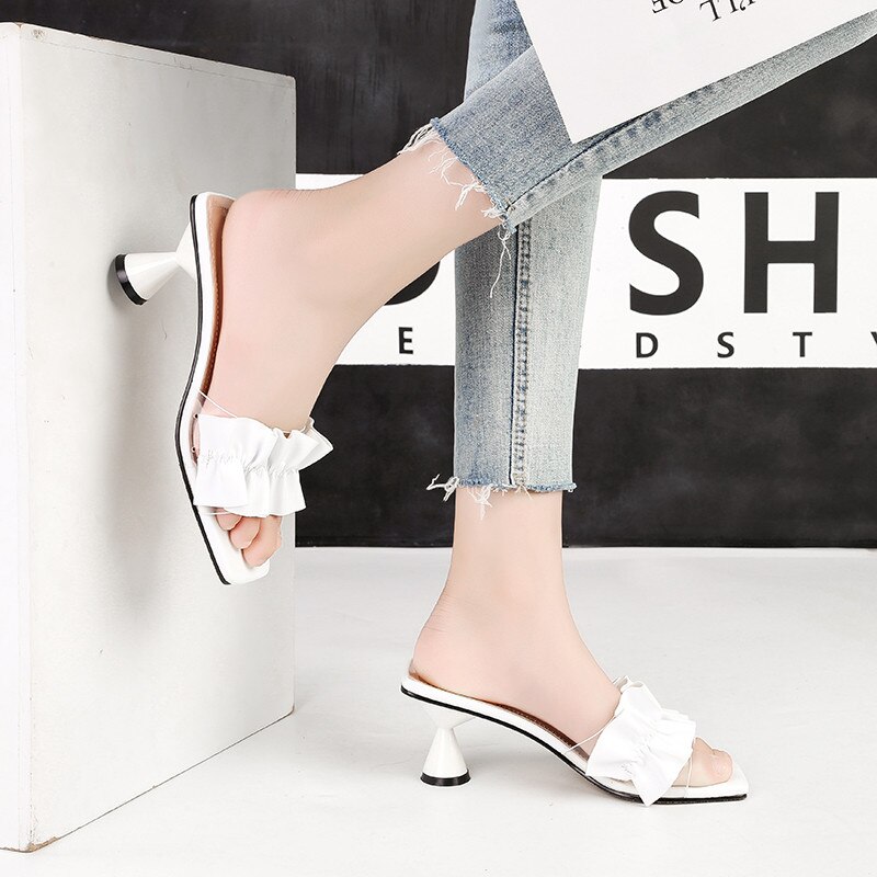 Zomerse dames slippers hoge hakken sandalen ruches vrouwelijke buitenslippers casual vakantie strandschoenen