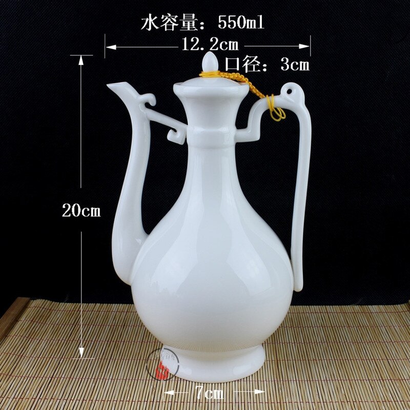 Retro Ceramics Pure White Chinese Flagon Tradition Retro Wind Home Friends Gathering Porcelain Liquor Flagon 550ml Hip Flasks