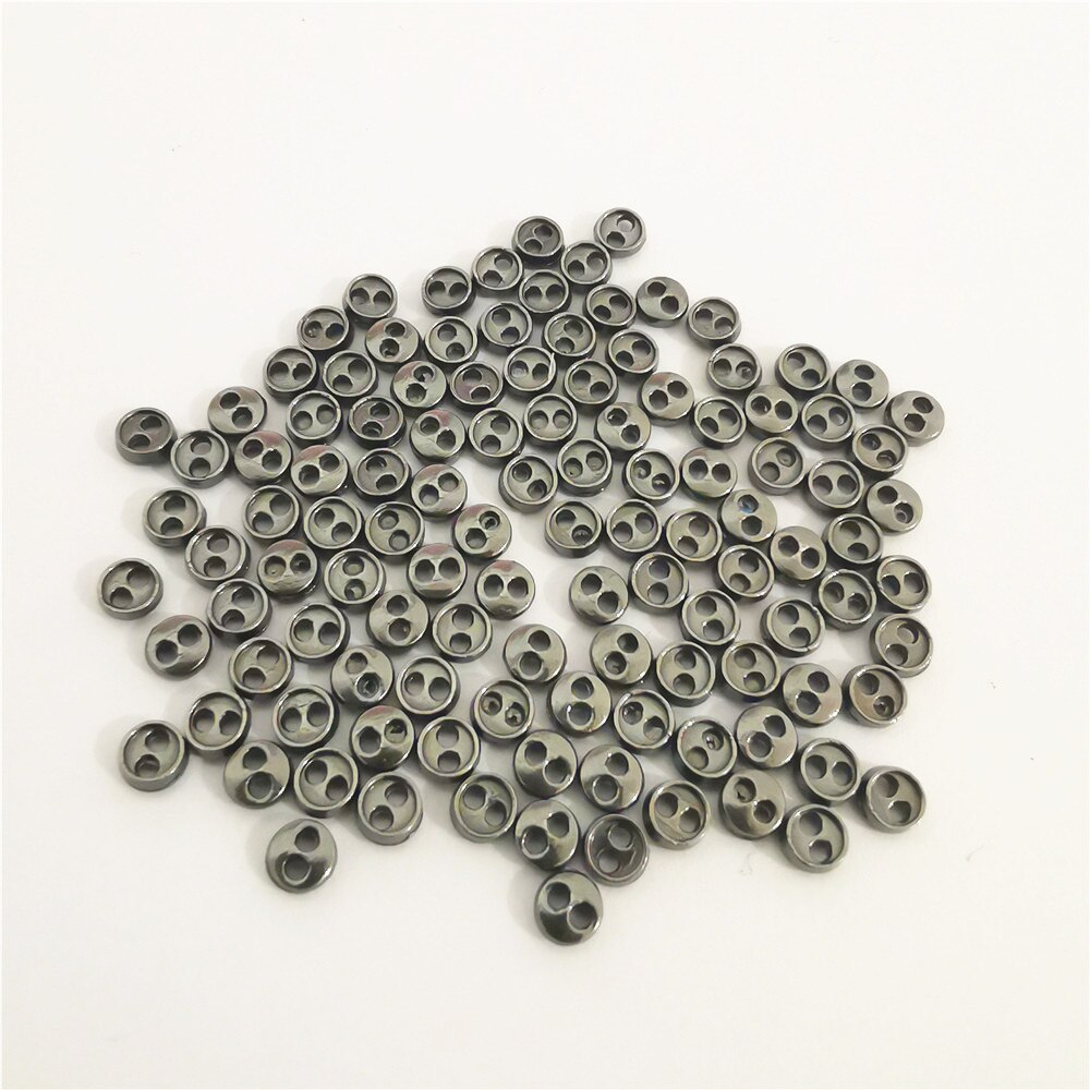 100 stk 4mm metal runde 2 huller lille dukke tøj sølv/guld/messing knapper gør det selv håndlavet syning flatback knap scrapbog: Pistol sort