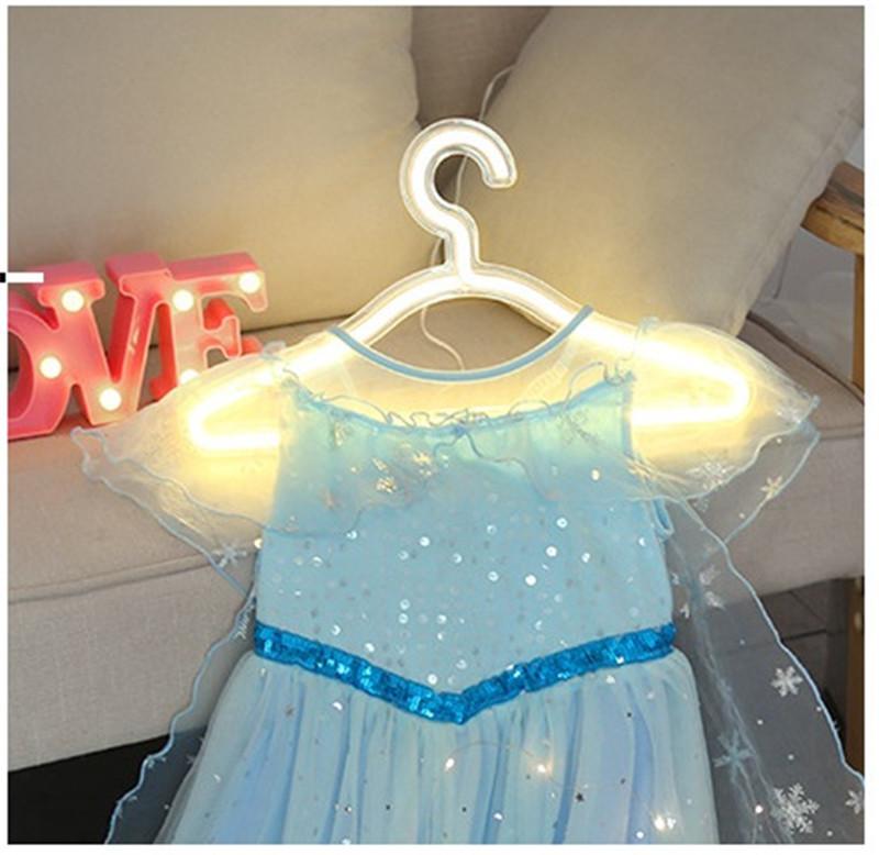 Cintre Led néon pour vêtements, lampe Ins, support décoratif pour robe de mariée romantique