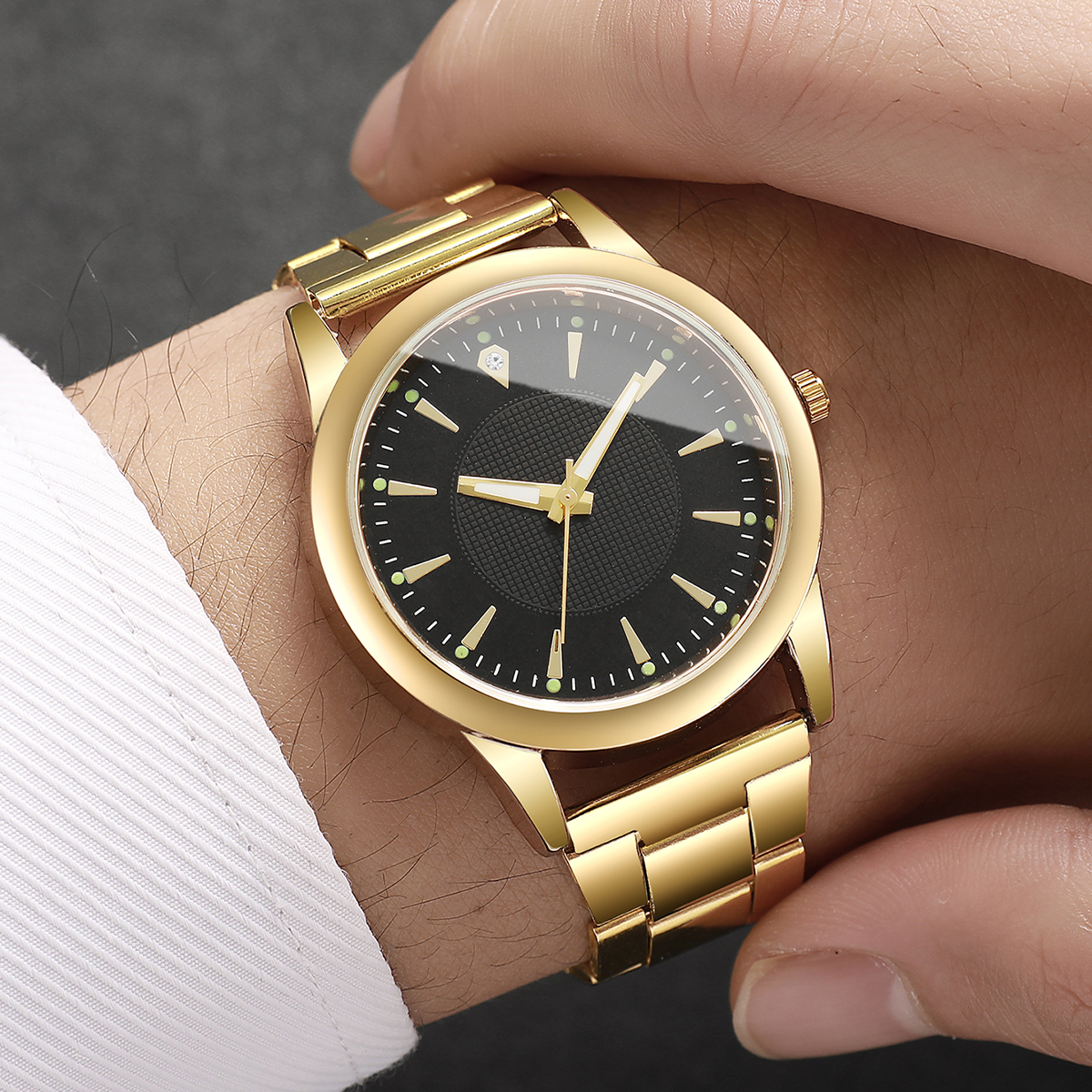 2Stck Paar Uhren Männer Geschäft Uhr Analog Frauen Quarzuhr (Ohne Kasten)