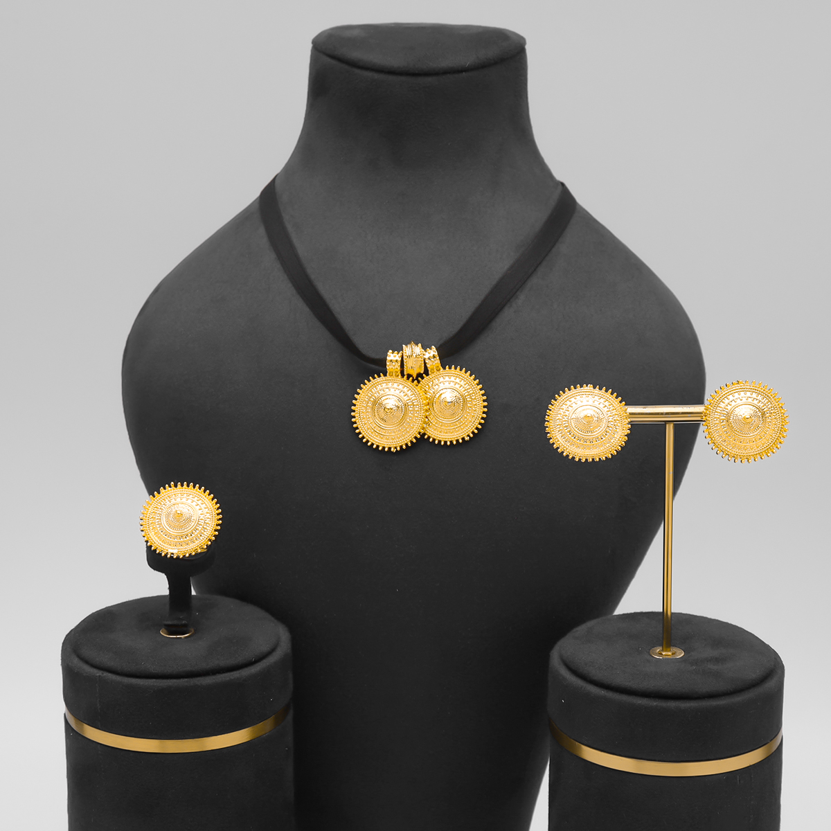 Ensemble de bijoux plaqué or 24 carats pour femme, collier ras du cou ruban noir, boucles d'oreilles, bague, pendentif, de fête pour les patients de mariage,