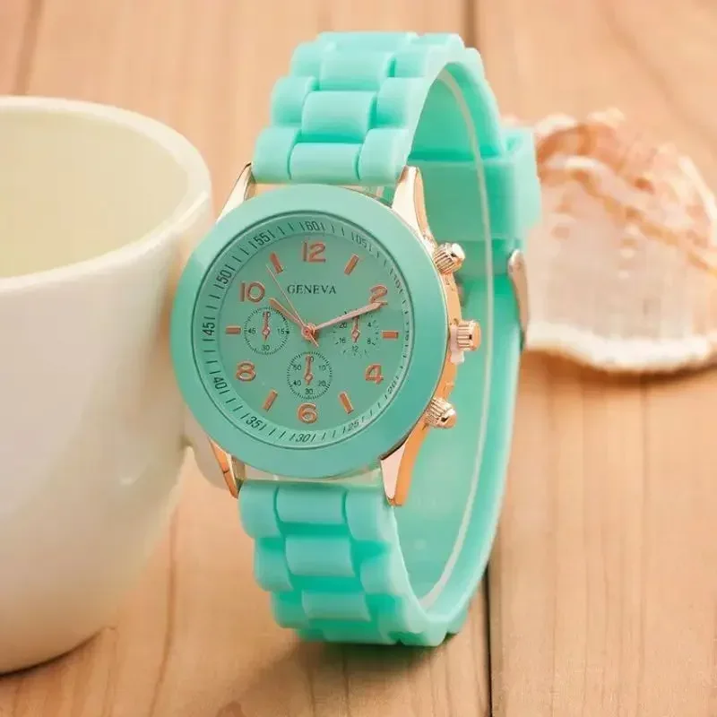 Kvinnor herr kvartsklocka herrklockor lyxiga klassiska retro armbandsur med stora diamanter: Rosa