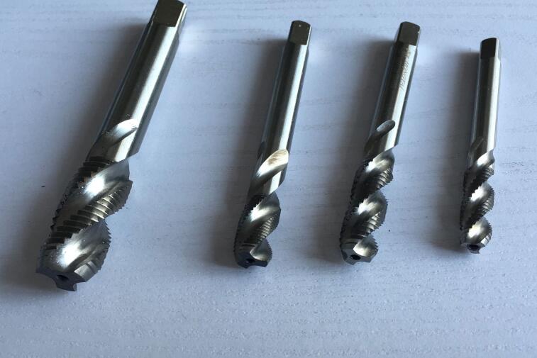Oikeakätinen kierre uritettu hanat  m9*0.75 m9*1.25 mm konekättä ruuvihana hss ruuvihana