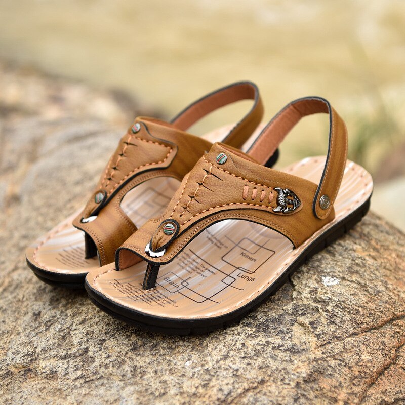 Fritid sommersandaler til mænd pu basic foran bagstrop strandsandaler lavtsyning solide åndbare sko: Khaki / 44