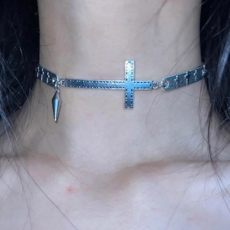 Bijoux Punk épissés croix Rivet collier Grunge Rock Cool accessoires Cool collier femmes Goth coréenne tour de cou