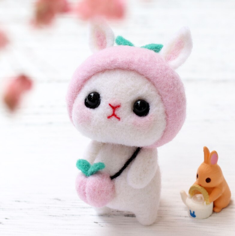 Handmade diy material package with wool felt poke and poke music cute pet puppy cute pet bunny series combination: Peach Bunny