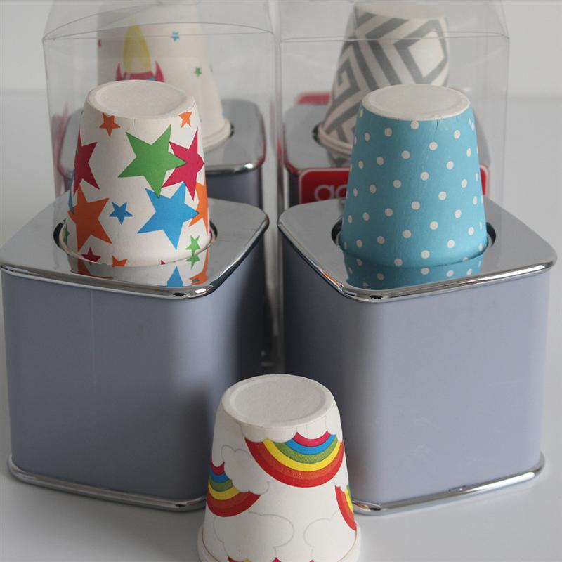 Disposable Water Cup Dispenser Paper Cup Dispenser Type Beverage Cup Holder with 20PCS Cup (Random Pattern Cup)