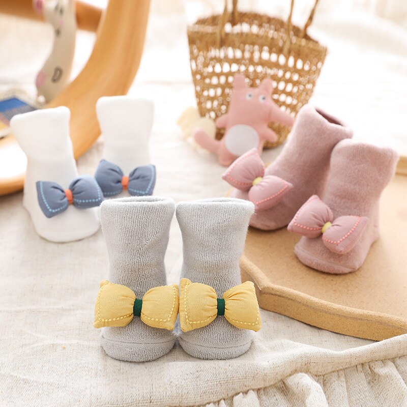 Chaussettes antidérapantes pour bébé fille, mignonnes, à semelle en caoutchouc, avec nœud d'oreille de lapin, princesse, d'anniversaire pour -né