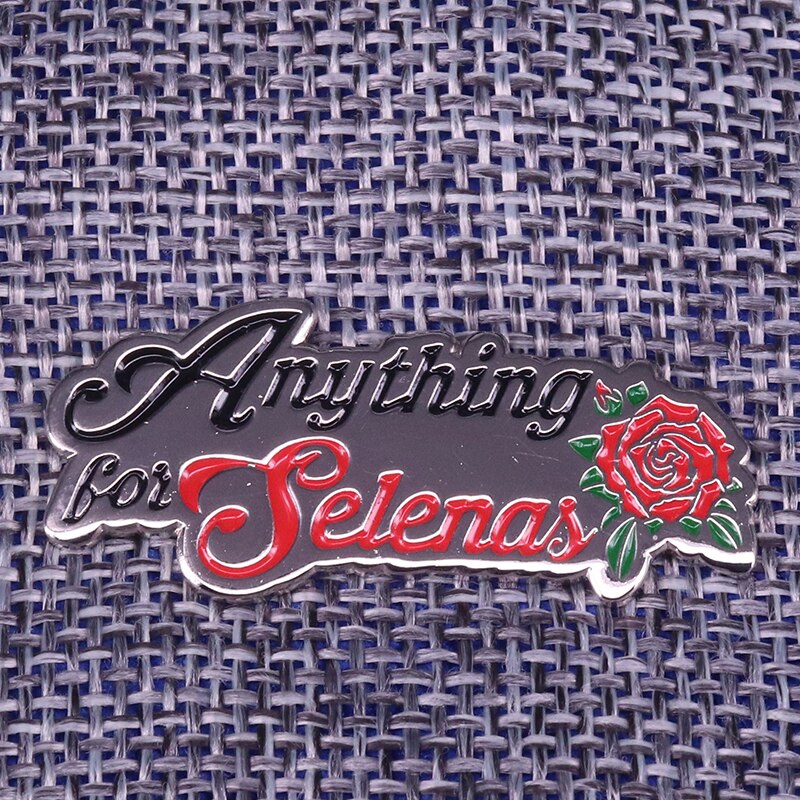 Como La Flor , Selena Pin