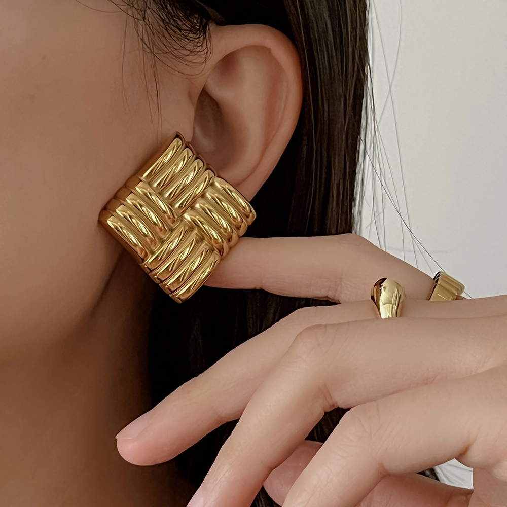 Pendientes geométricos con textura de acero inoxidable para mujer, aretes con nudo torcido chapado en oro de Metal liso, joyería Vintage llamativa