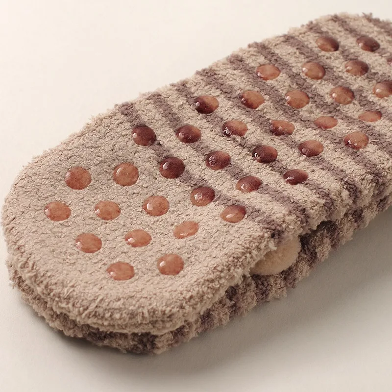 Calcetines de suelo de Otoño/Invierno, medias cálidas antideslizantes, calcetines de Yoga para interiores, zapatillas de pantorrilla baja, medias bonitas de erizo para el hogar, de navidad