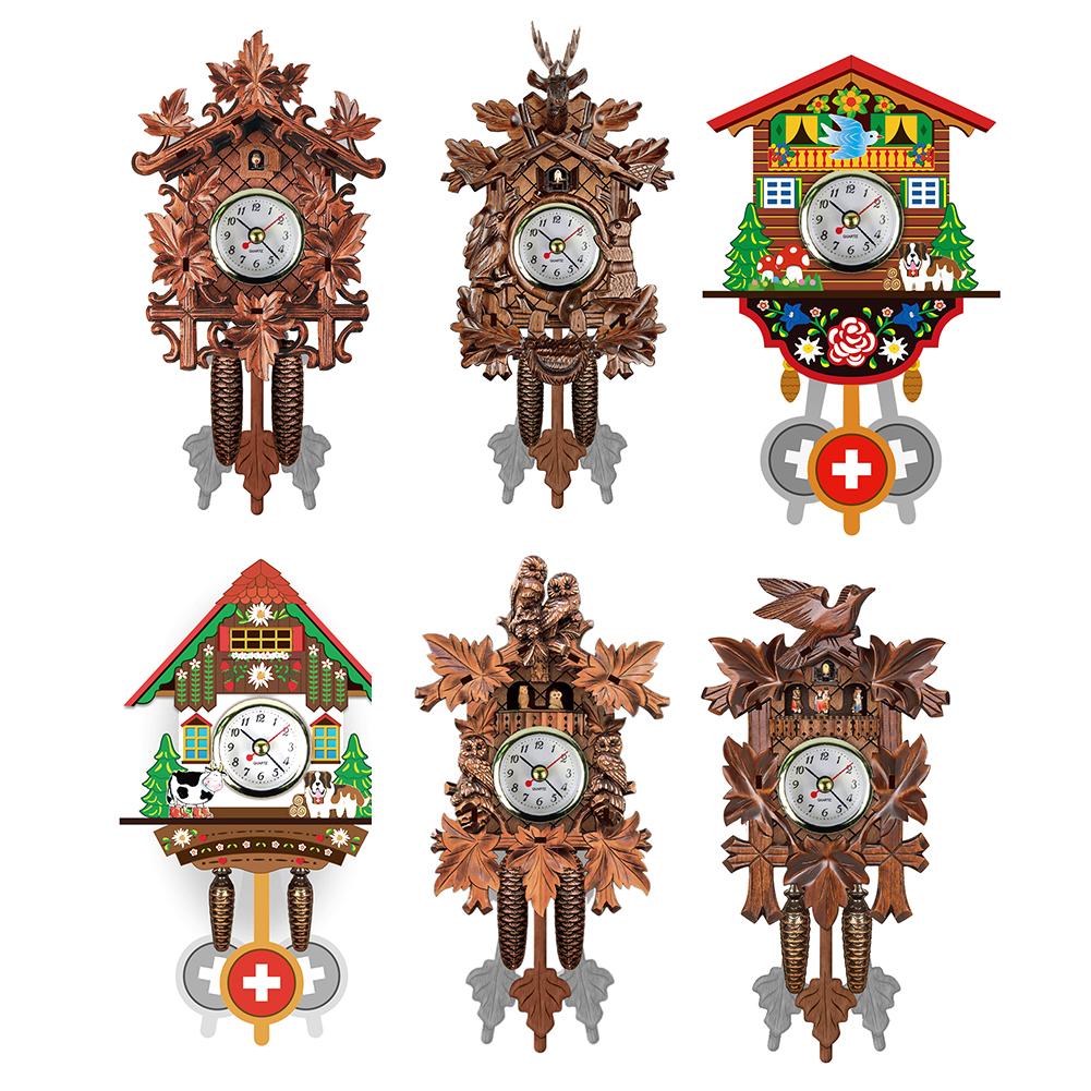Antieke houten koekoeksklok met vogelklok, klok, wekker, huisdecoratie, overdag, alarm