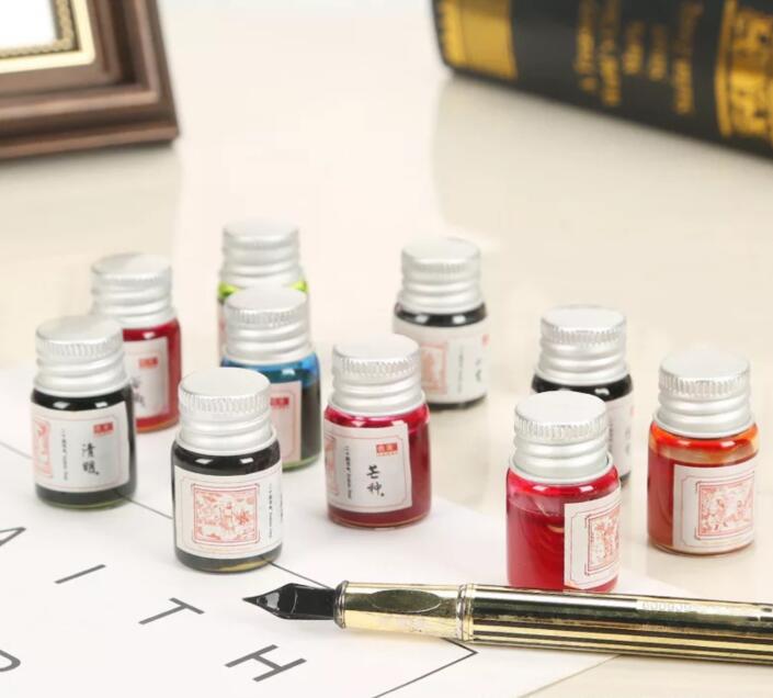 100pcs/lot 5/6/8/10/14/18/20/ 25ml Glass Bottles with Screw Cap Empty Spice Food Liquid Bottles Jars DIY Crafts Vials Containers