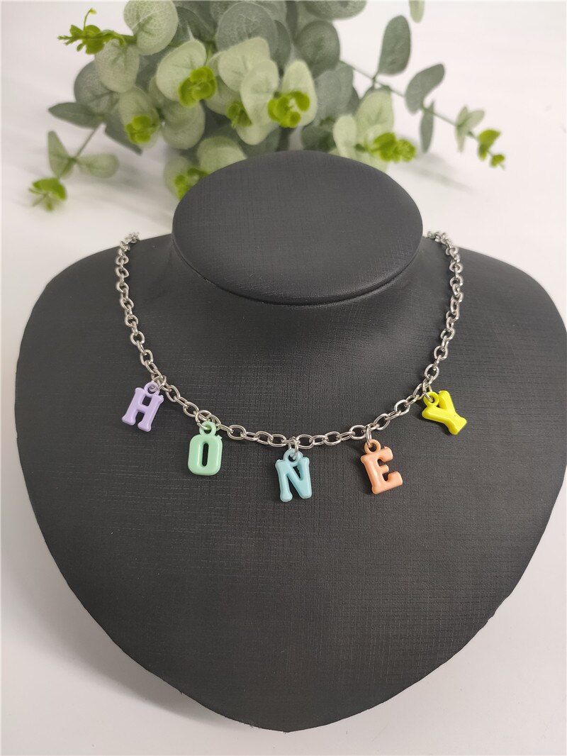 Women ANGEL Letter Charm Choker Necklace Boho Colourful Chain Collares Clavicle Chain Alphabet Pendants Collares Jewelry: HONEY