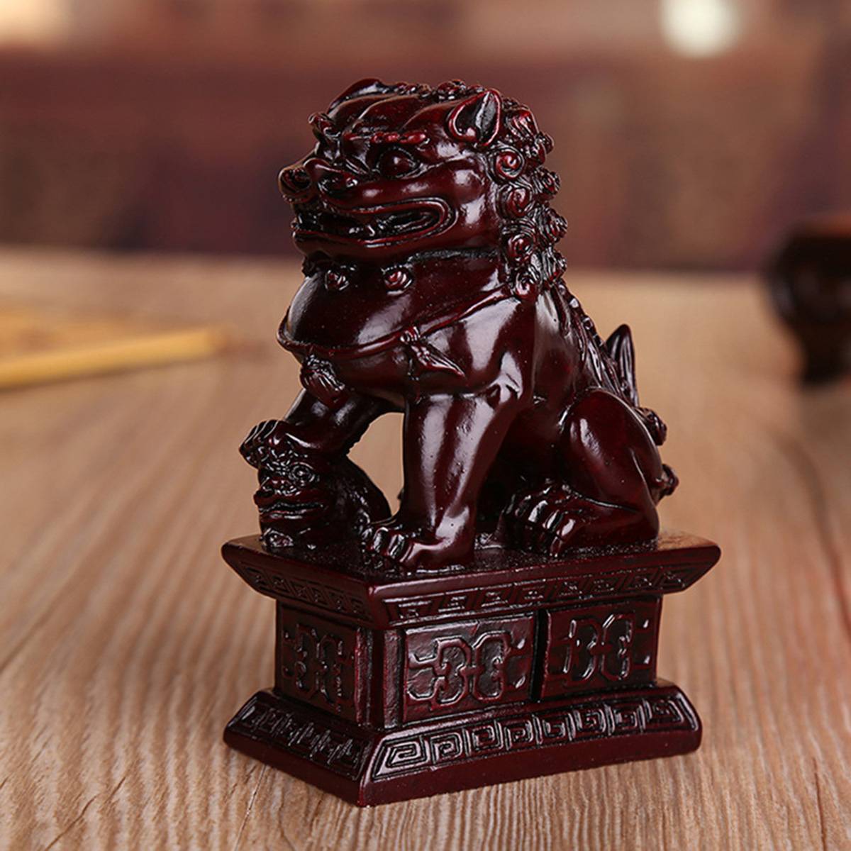 1 Pair Red Chinese Carving Fengshui Lions Resin Fu Foo Dog Guardion Door Lions Statue Beast Statue for Home Sculpture Decoration