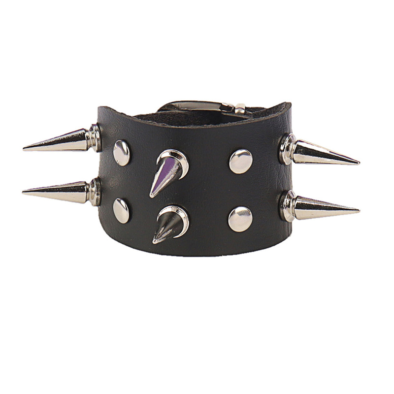 Retro rockröd rosa stjärna dödskalle spikarmband punk hjärtarmband svart nitad pu-läderarmband för män kvinnor herrsmycken: Grön dragonly