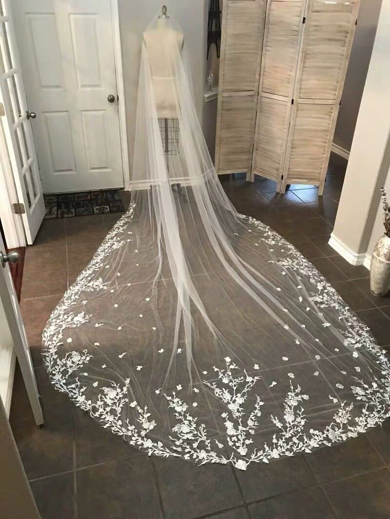 White Ivory Cathedral Wedding Veils Soft 3 M 4 M 5 M Lace Edge Long Bridal Veil with Comb Wedding Accessories Bride Wedding Veil