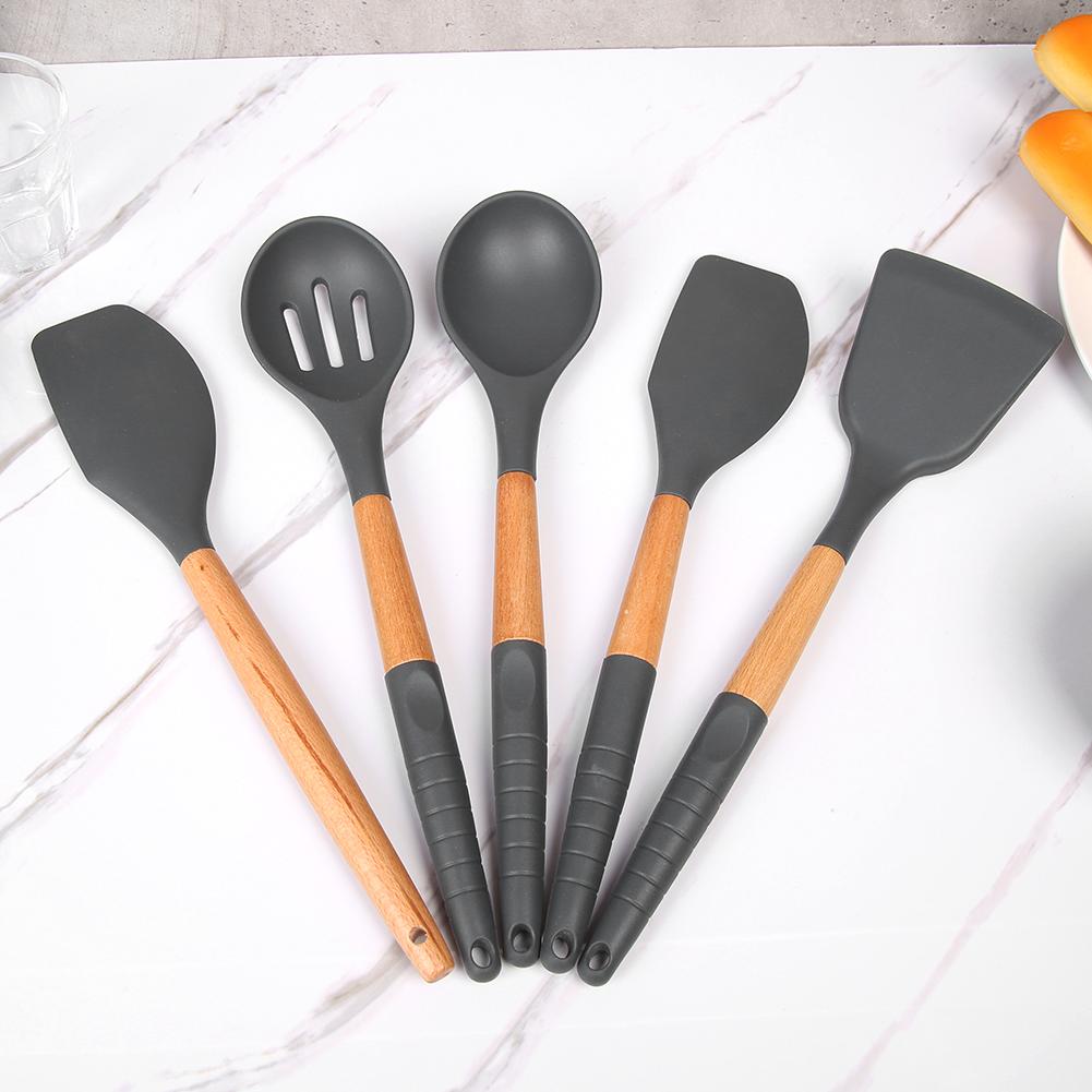 1pc køkkenredskaber til madlavning i fødevaregodkendt silikone med bøgehåndtag varmebestandigt non-stick køkkengrej køkkenredskaber gadgets