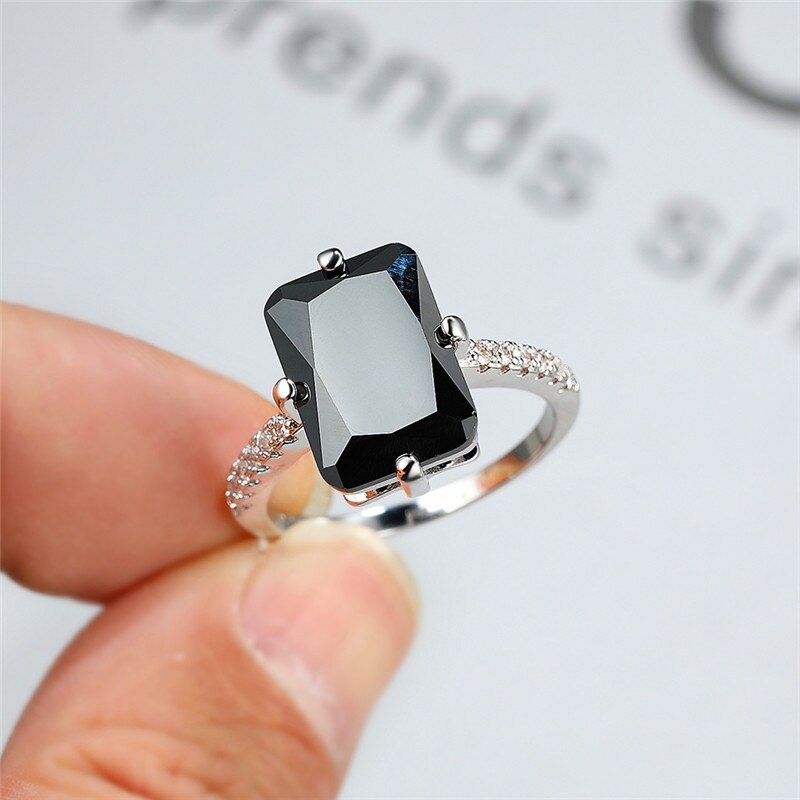Vintage Weibliche Regenbogen Kristall Stein Ring Klassische Silber Farbe Dünne Hochzeit Ringe Für Frauen Charme Braut Platz Engagement Ring