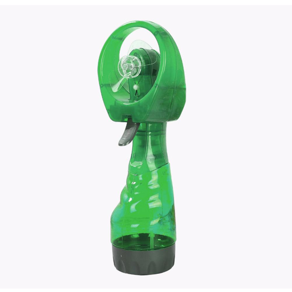 Vandspray ventilator håndholdt mini køle spray ventilator batteri lille ventilator rengørbar og sikker elastisk ventilator blade håndholdt ventilator til studerende: Grøn
