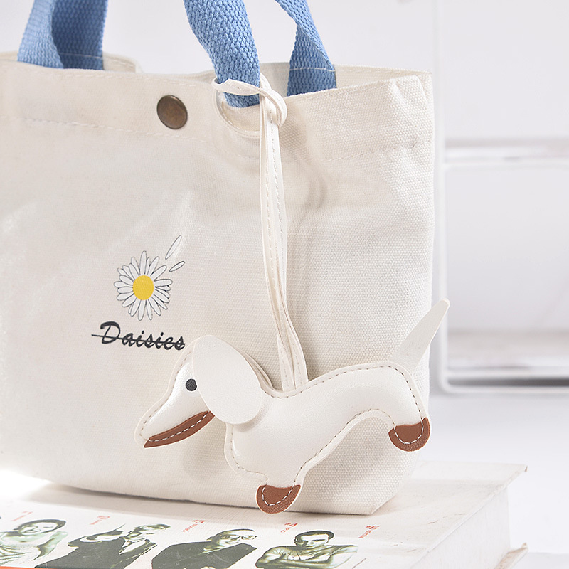 LLavero de Bulldog salchicha de coche para hombre, llaveros de perro de cuero PU, para mujer, bolso, colgante, joyería, llavero con baratija: Blanco