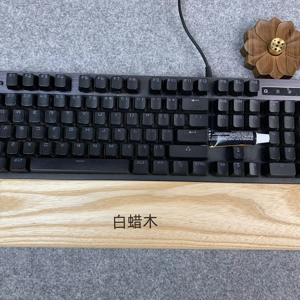 Black Walnut Mechanical Keyboard Wrist Rest Custom Gaming 60 75 87 98 104 Keys Ergonomic Thickened Rounded Corners Hand Rest: camel / BLACK SWITCH