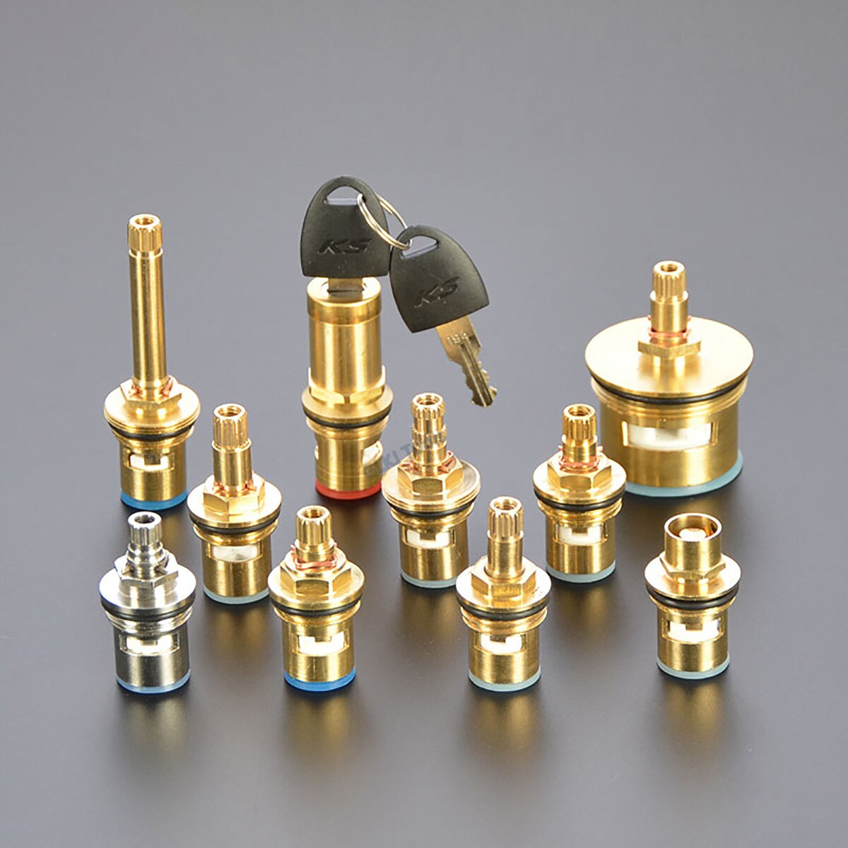 Messing Keramik Disc Tap Ventil Patronen Kupfer Ventil Core Heißen und Kalten Wasser Schnell Öffnung Dreieck Ventil Bad Wasserhahn Spool