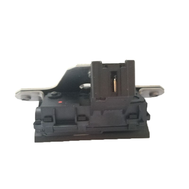 Takaluukun takaluukun lukon tavaratilan toimilaitteen tavaratilan toimilaite 31335047 31335870 31335045 volvo  s40 ii v50 2004: lle