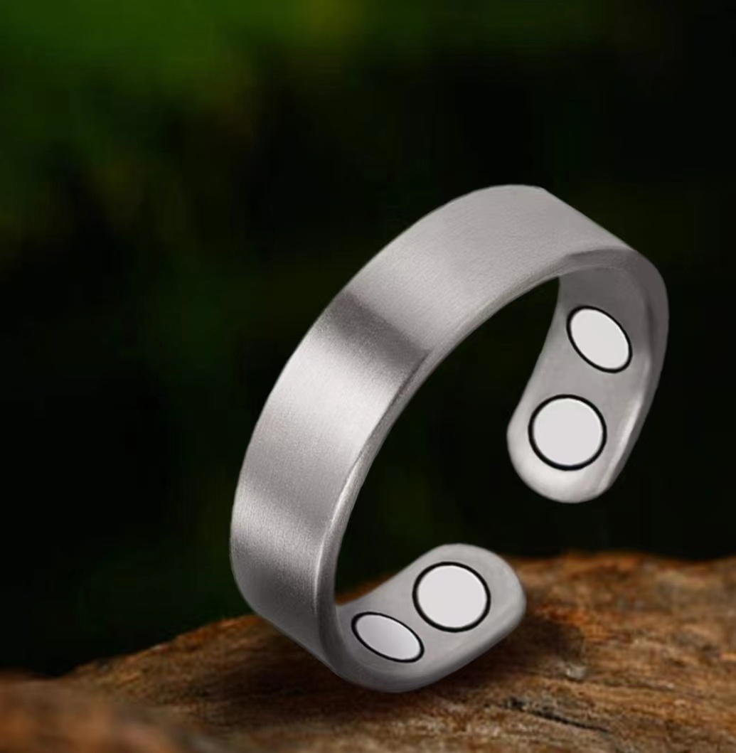 Anello in rame puro Anelli magnetici in rame puro al 99,99% 4 pezzi Magneti Anello classico regolabile Anillo magnetico terapeutico: nero