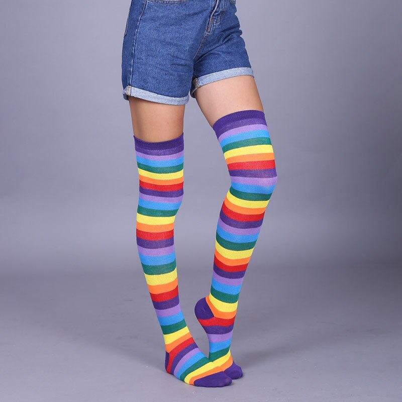 Dianruo multicolor regenboog gestreepte kousen dames lange sokken schattige katoenen dij hoge gebreide dames overknee sokken  q90: 2