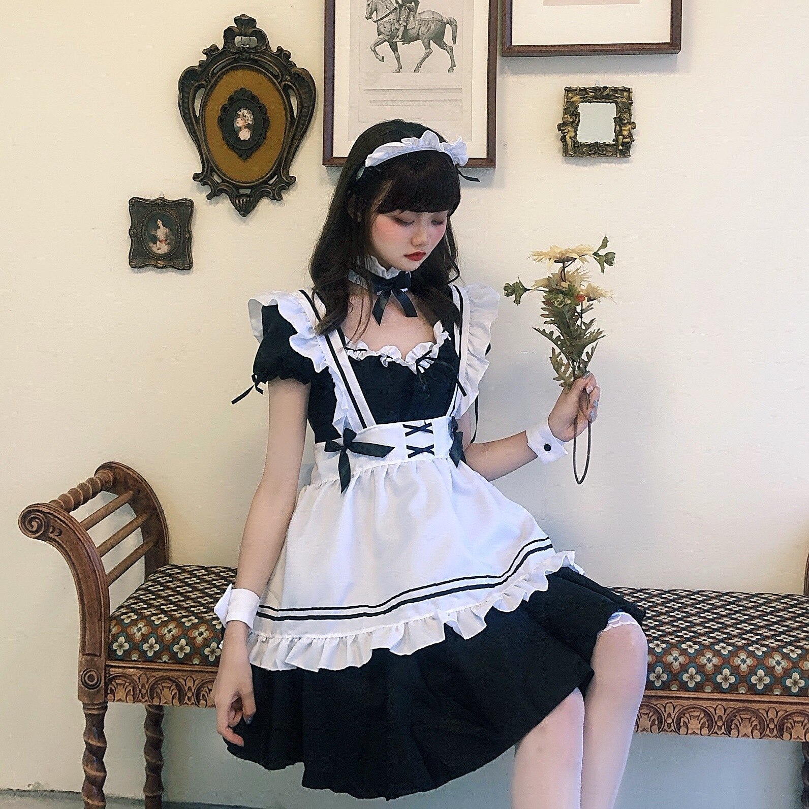 Black Cute Waiter Costumes Maid Dress Girls Woman Amine Cosplay Costume Waitress Maid Party Stage Halloween Costumes