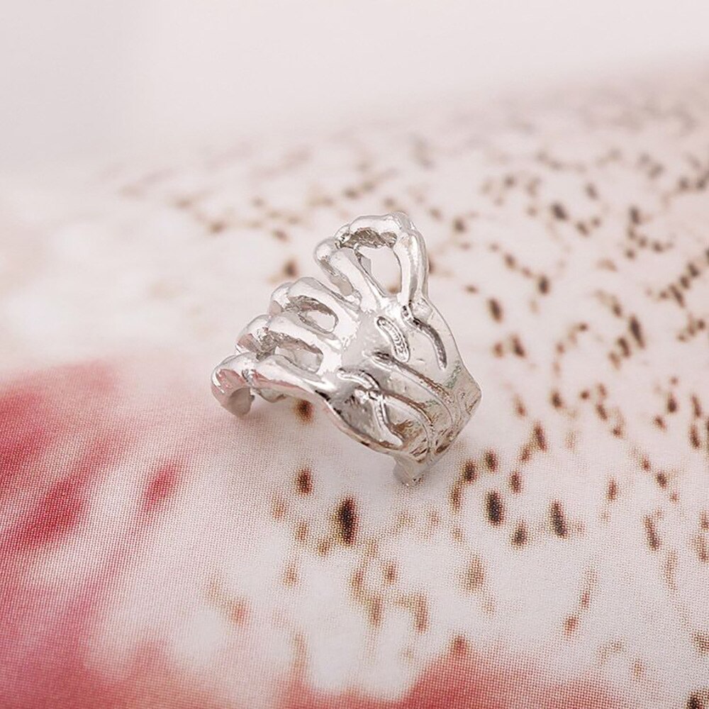 Punk Old Silver Color Skeleton Finger Hand Stud Earring Clip Ear Cuff Punk Skull Hand Shape Ear Cuffs Studs Earring 1PC