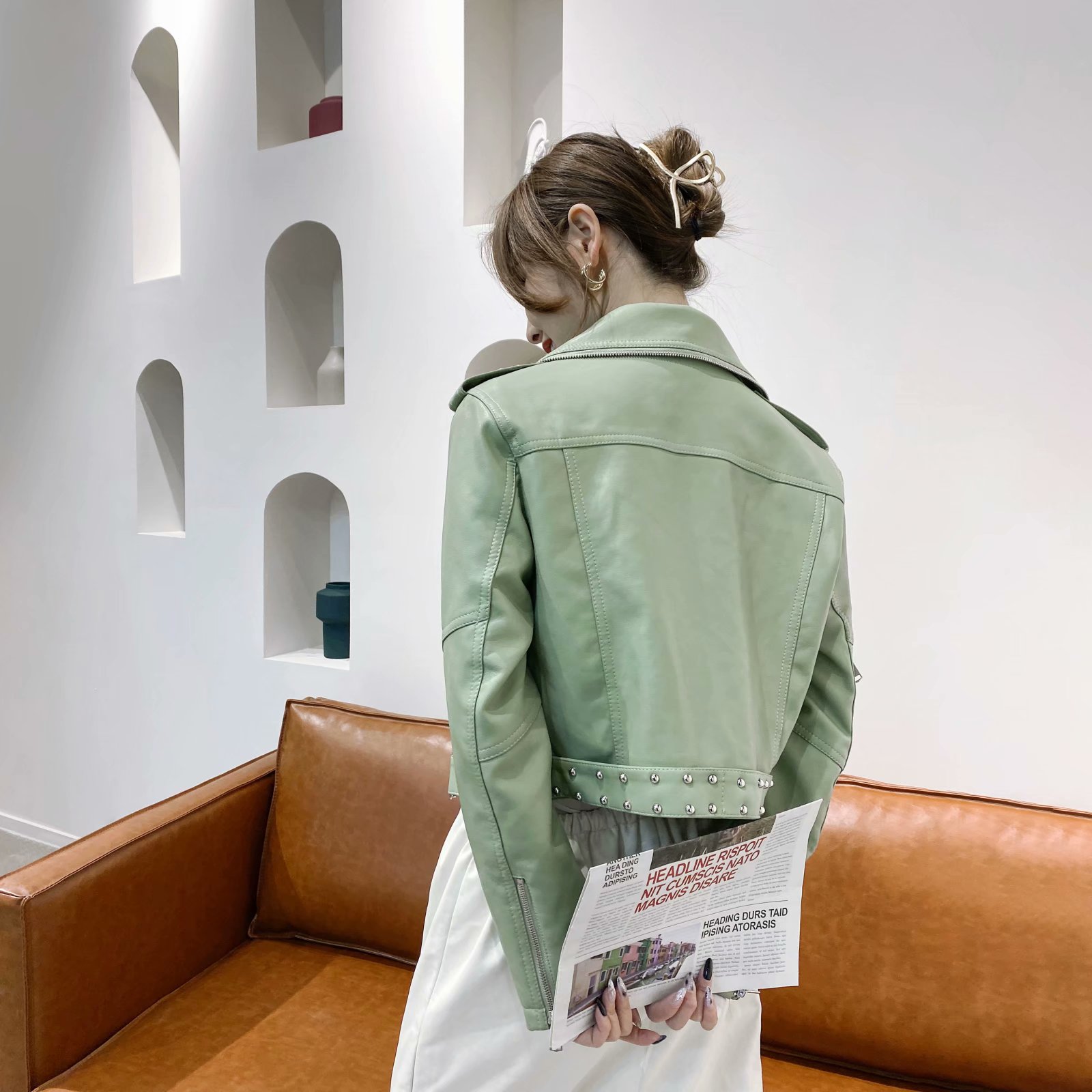 Chaquetas de cuero para motocicleta para mujer, chaqueta de cuero verde para invierno y otoño, piel sintética ajustada, novedad de