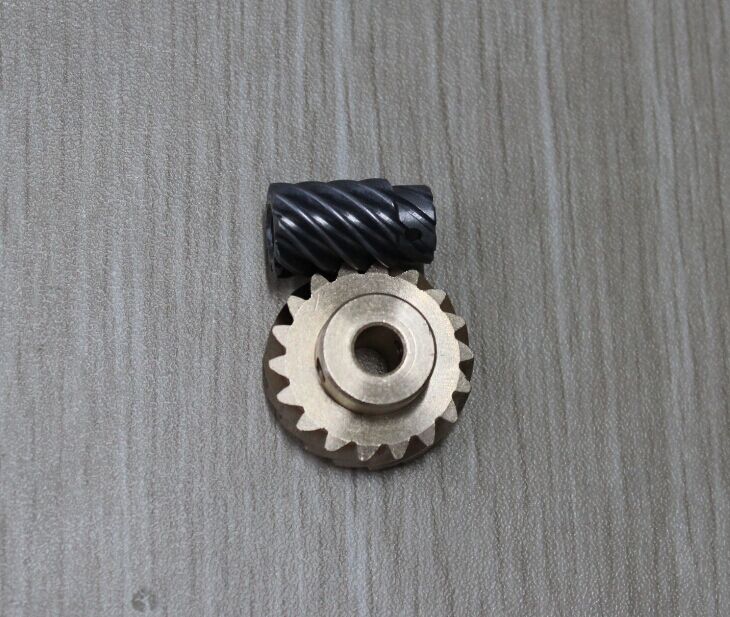 45 degree Staggered gear 45 # steel Helical gear 1:2.25 Steering brass gear 1 set=90 degree 1 modulus 18T 8T worm (6mm hole)