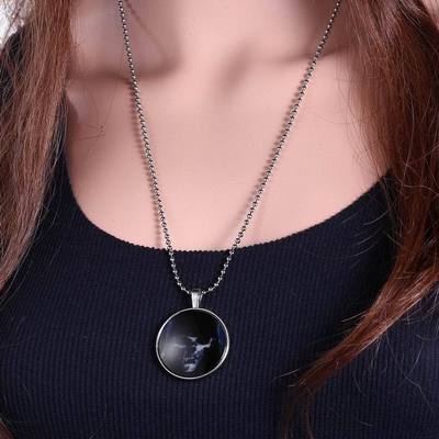 Nuova collana incandescente di Halloween con pendente a forma di teschio con ciondolo a catena in acciaio inossidabile