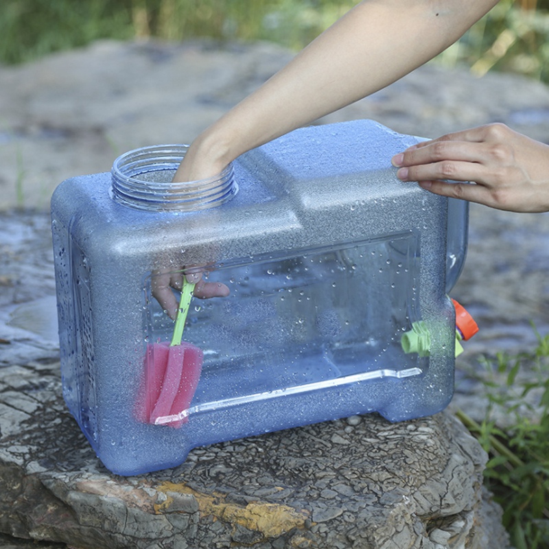 Bærbart plastvann kan lett vanntank med kran  - 8l