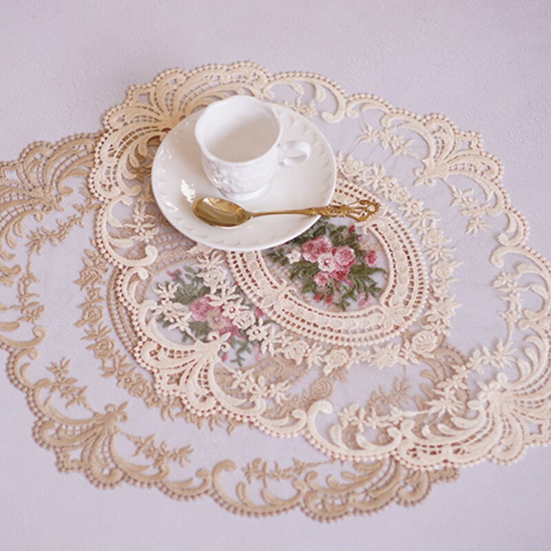 Table broderie artisanat napperon style européen dentelle tissu isolation thermique panneau tapis Anti-brûlure caboteur rétro dentelle tapis de Table