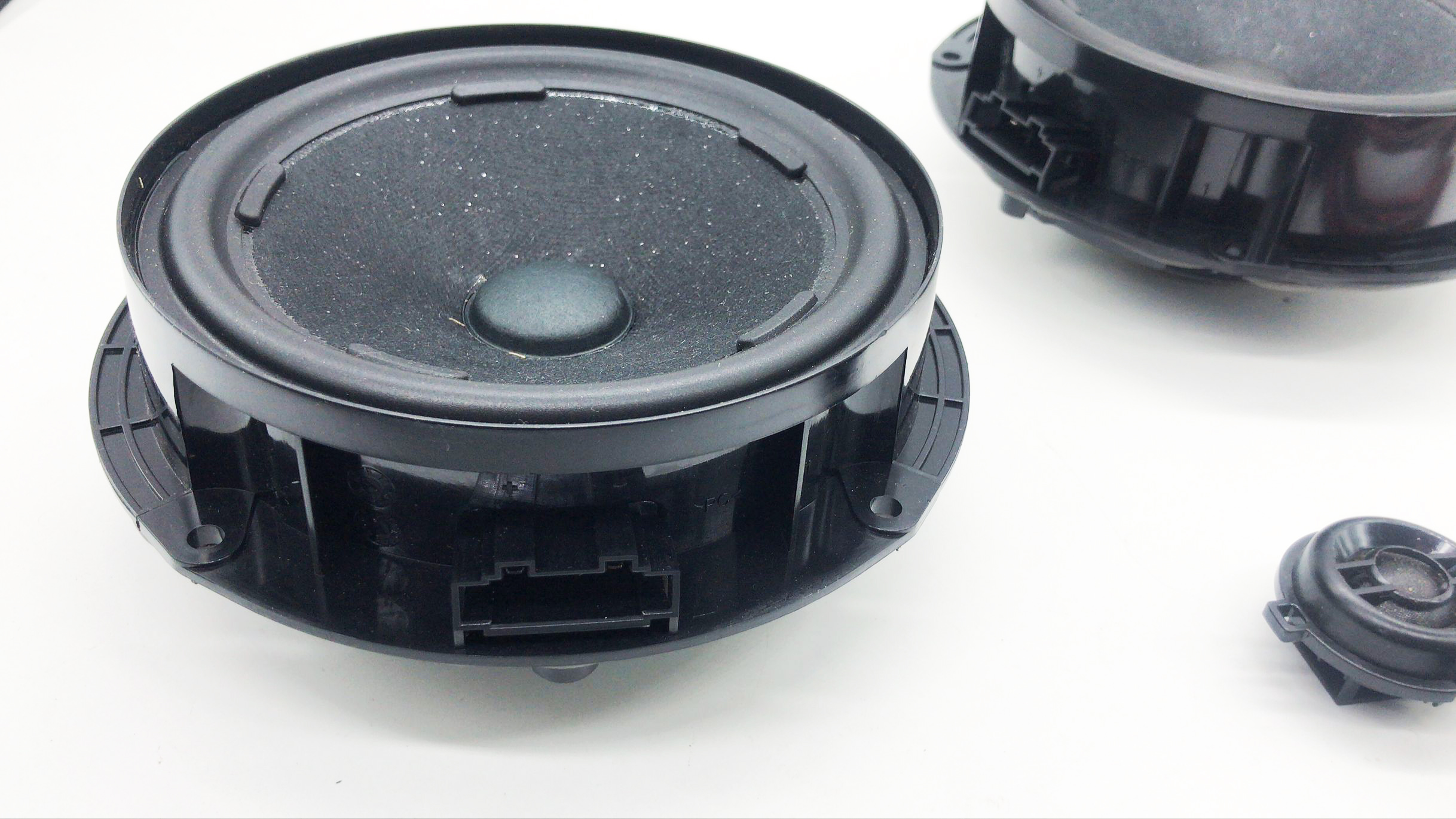 Modified back door rear speaker bass/speakers that suit for Golf 7 MQB Tiguan Passat B8