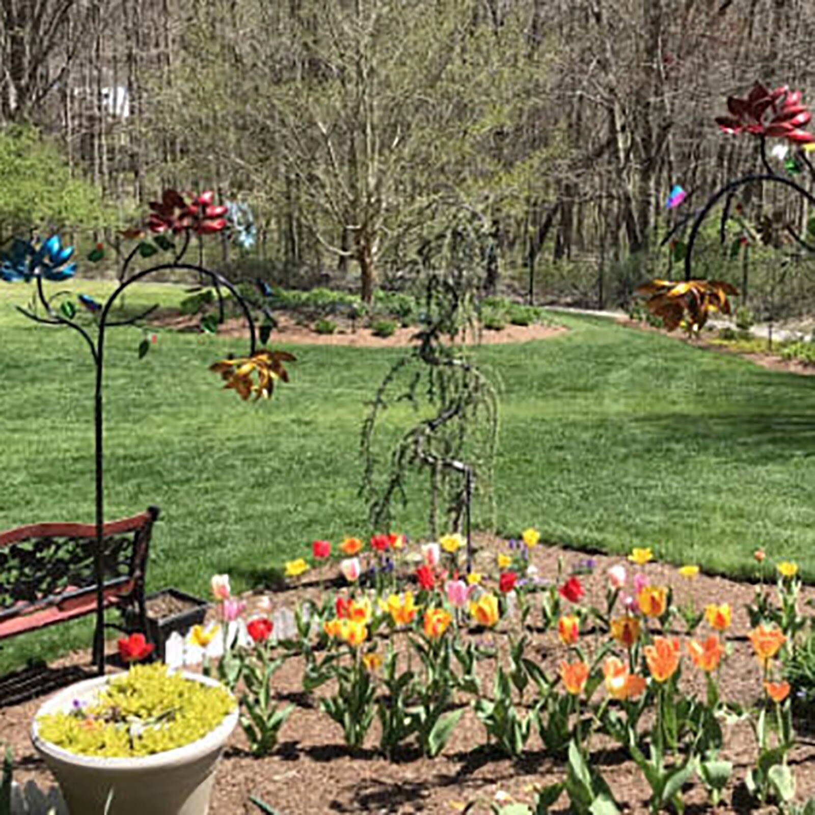 Large Metal Wind Spinner With Three Spin Flowers And Butterflies Windmill Rotating Garden Lawn Party Decor Toy Funny