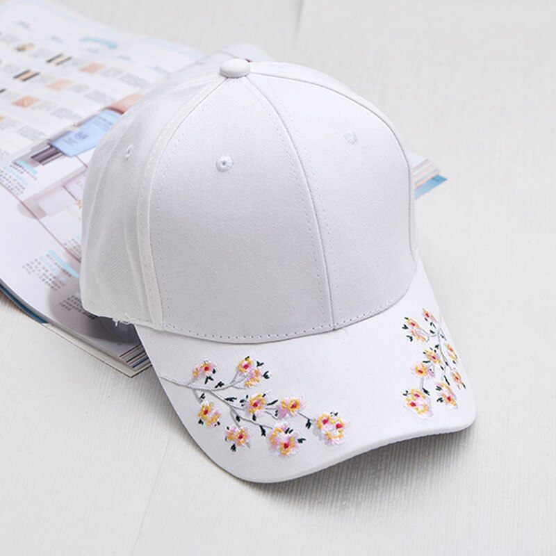 Fleur broderie casquette de Baseball en plein air Golf casquettes élégantes femmes décontracté Snapback respirant toile Sport chapeau Protection UV: White