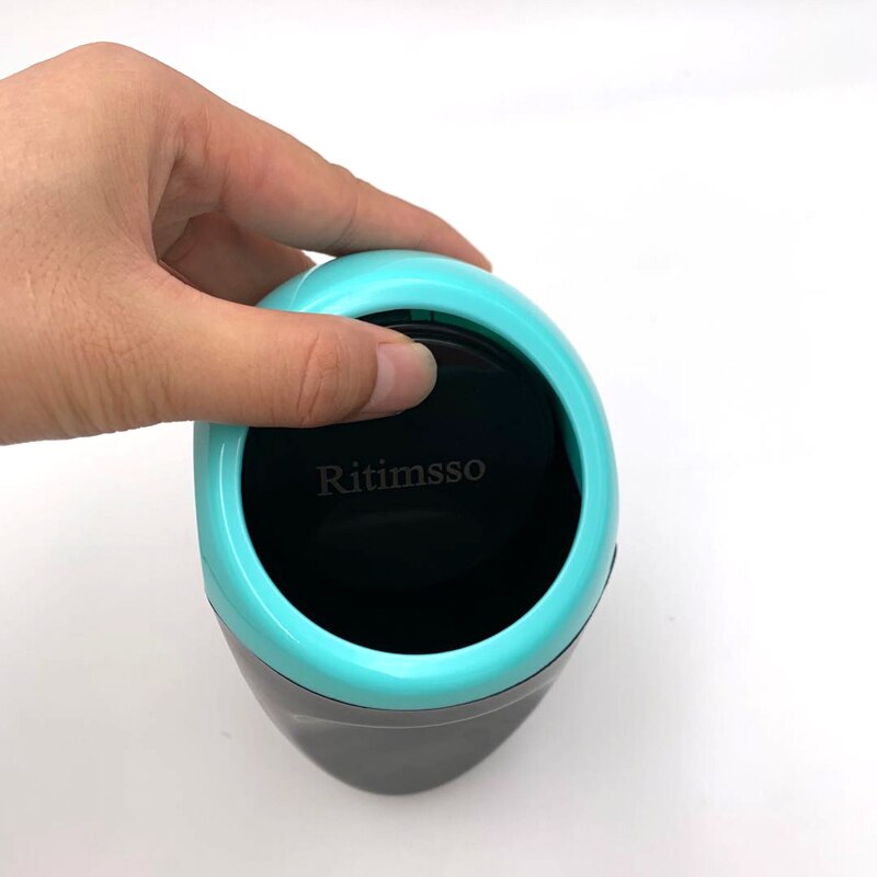 Ritimsso Trash containers adapted for use in vehicles