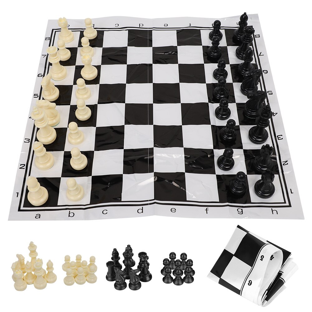 Portable Plastic International Chess Game Set Medieval Chess Black And Whites Educational Game For Age 6 And Ups: 01