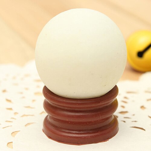 Charmante lichtgevende, in het donker gloeiende stenen bol met basisdecoratie voor in huis