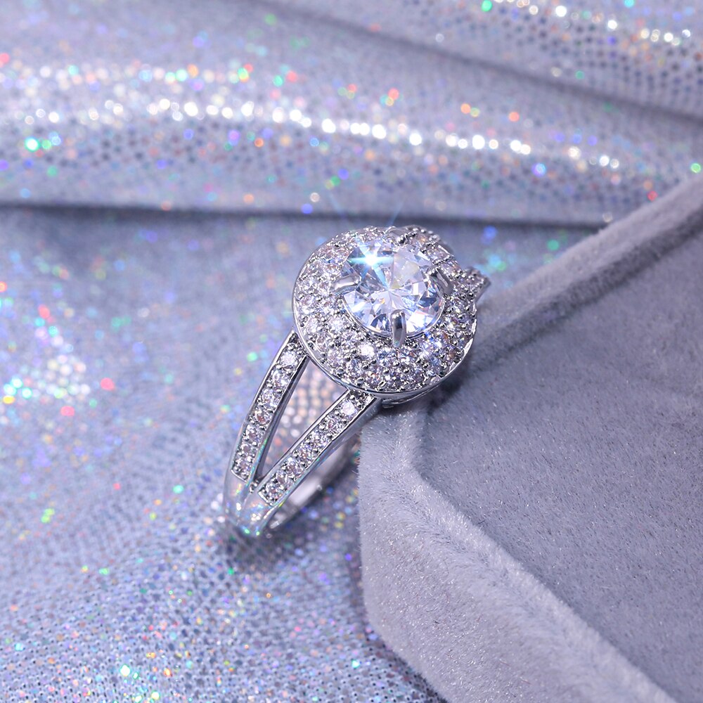 Huitan Dazzling AAA CZ Hochzeit Ring Damen Traum Sinnvolle Engagement Ring Mit Mikro Gepflastert Braut Ring Trendy Schmuck Gadget